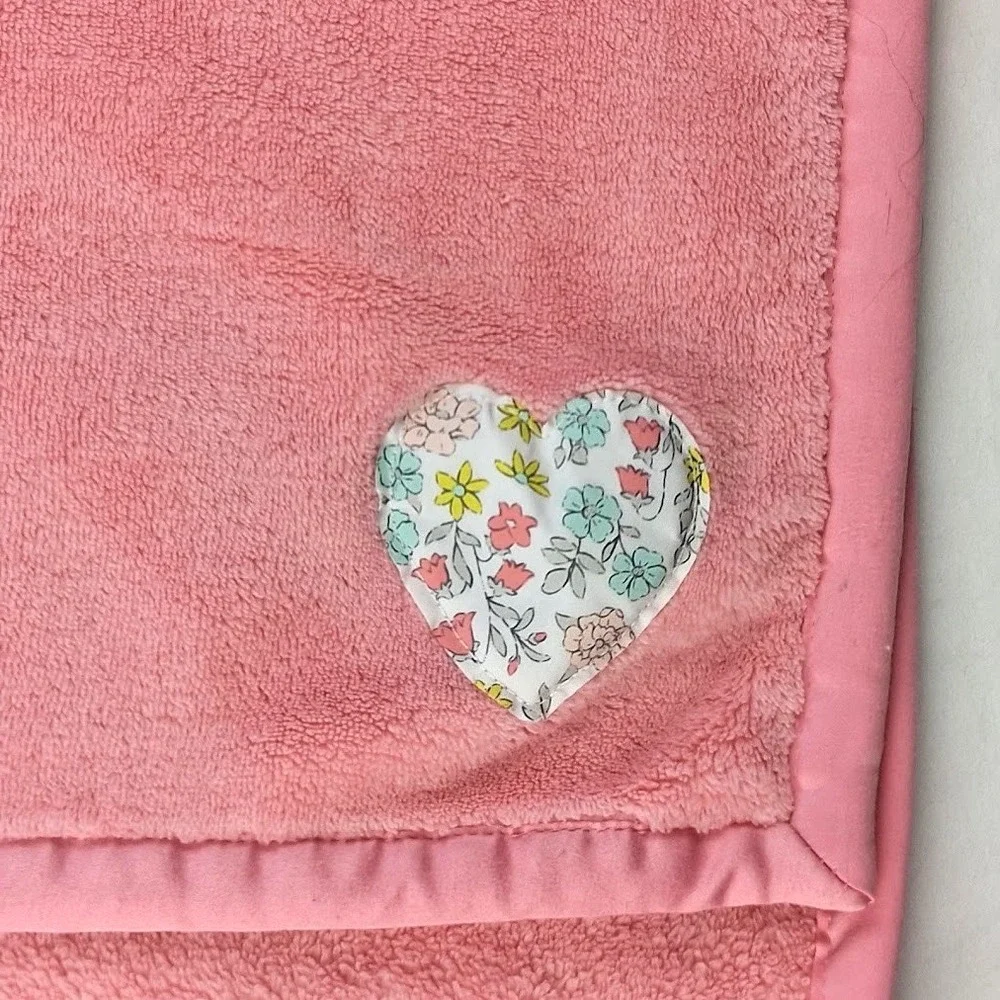 Carter's Hot Pink Baby Girl Blanket With Floral Heart 30x40 Some Texture Flaws